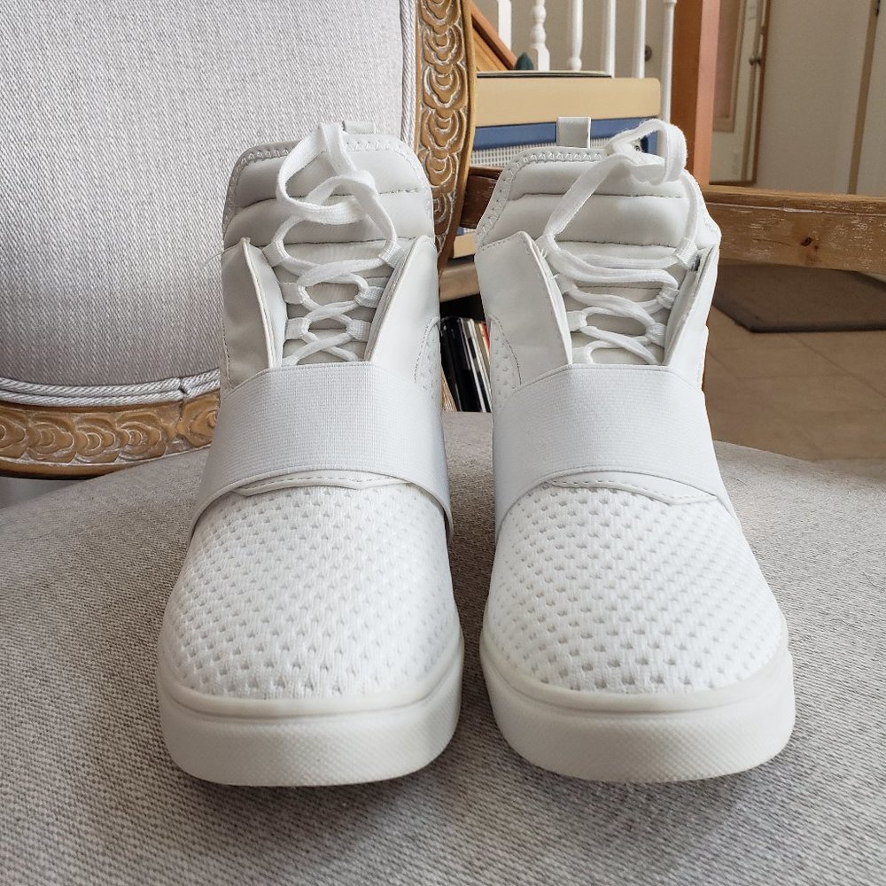 G by Guess Textured Wedge Sneakers (White with Rose Gold)